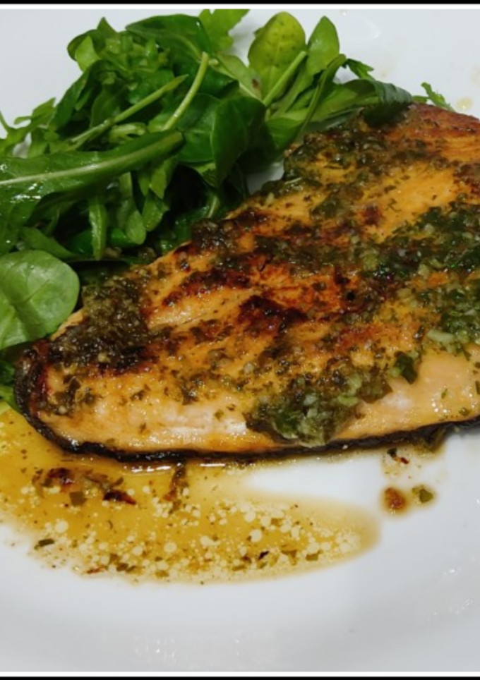 Una foto de Lomo de salmón a la plancha
