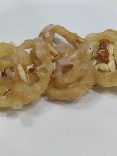 ઇન્સ્ટન્ટ જલેબી (instant jalebi recipe in gujarati) રેસીપી મુખ્ય ફોટો
