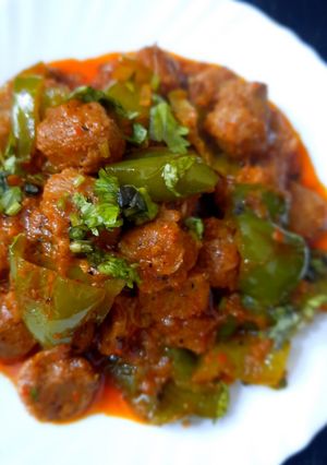 A picture of Capsicum & Soya Chunks kadhai masala.