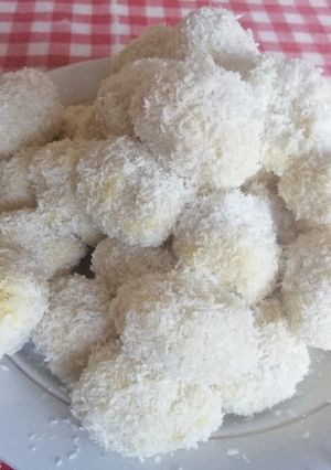 Kókuszos narancsos kölesgolyó recept fotója
