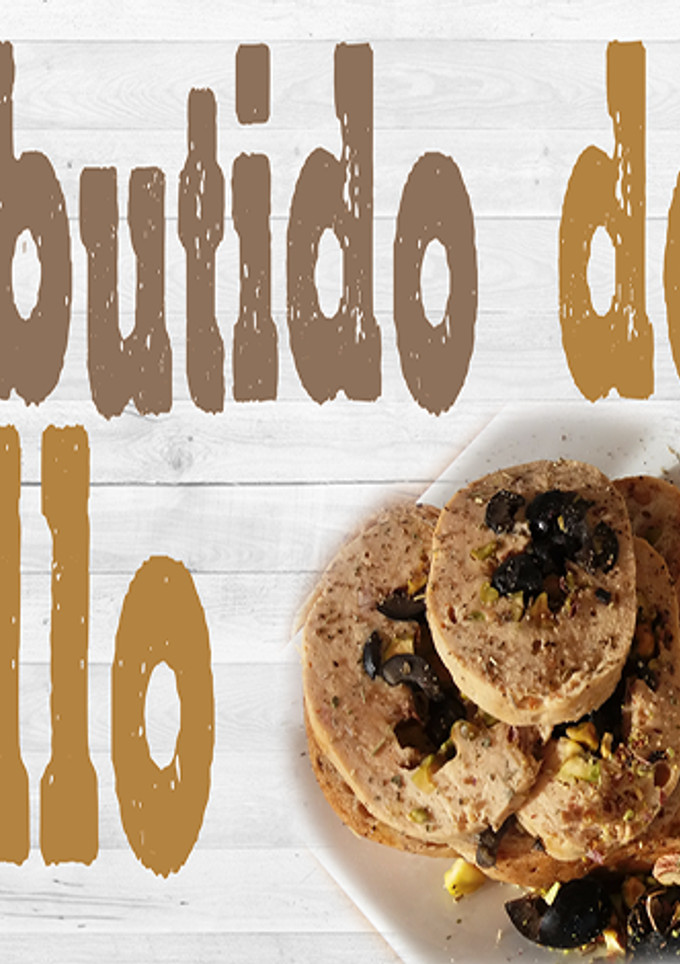Una foto de Embutido de pollo relleno: pistachos/aceitunas negras y huevo/queso