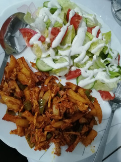 عکسی از دستور خوراک مرغ و سیب زمینی 😋