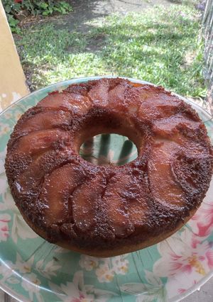 Una foto de Torta de manzana invertida ♡