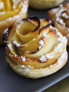 Una foto de Rosas de manzana y mango