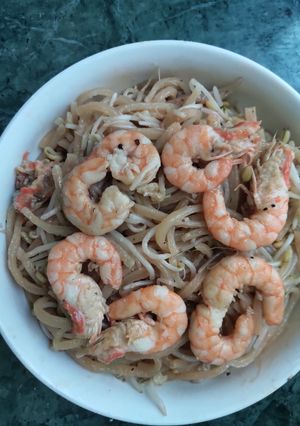 A picture of Stir-Fried Cao Lau Noodles.