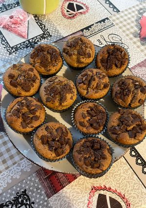 A picture of Banana-chocolate protein muffins.