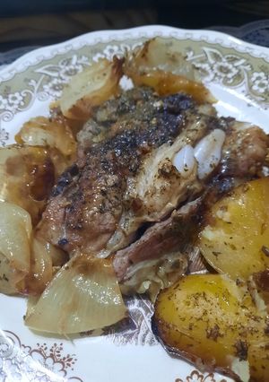 Una foto de Falda al horno con papas - carne económica