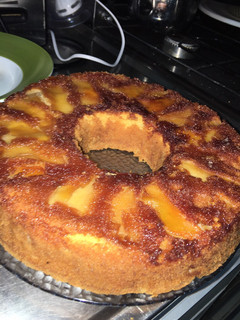 Una foto de Torta esponjosa de manzana caramelizada