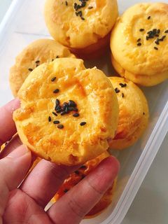 Hình của món Bánh Quy Trứng Muối - Salted Egg Yolk Cookies.
