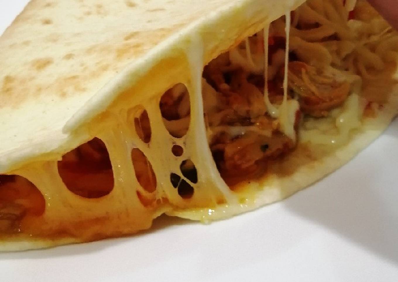 Piadina de queso y pollo al toque de couscous