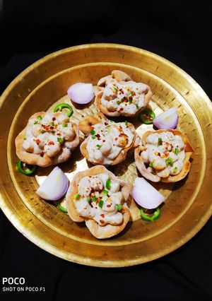 A picture of Chole bhature cheese cups.