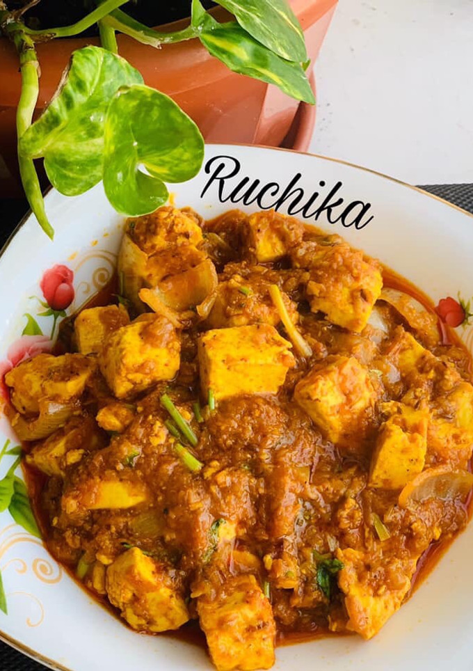 A picture of Paneer Do Pyaza.