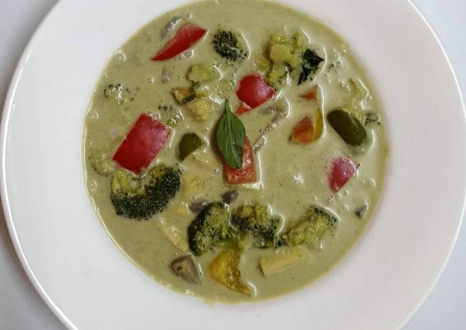 https://img-global.cpcdn.com/recipes/d9c76aabe909d92a/680x482cq70/vegetarian-thai-green-curry-recipe-main-photo.jpg