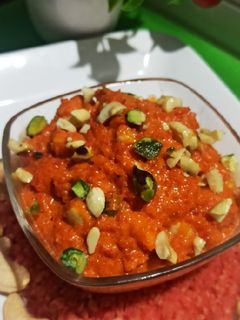 ગાજર નો હલવો (Gajar Halwa Recipe In Gujarati) રેસીપી મુખ્ય ફોટો