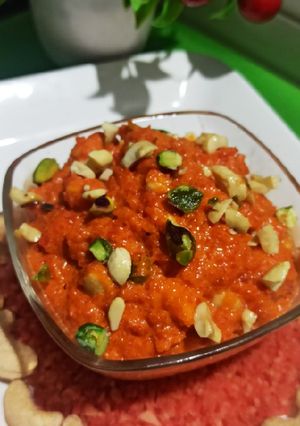 ગાજર નો હલવો (Gajar Halwa Recipe In Gujarati) રેસીપી મુખ્ય ફોટો