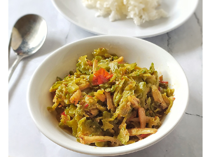 Bagaimana Menyiapkan Tumis pare teri yang Lezat Sekali