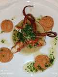 Patas de pulpo playa, con parmentier de patata y pulpo a feira