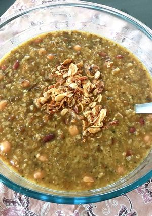 A picture of Easy vegetarian bulgur and beans soup.