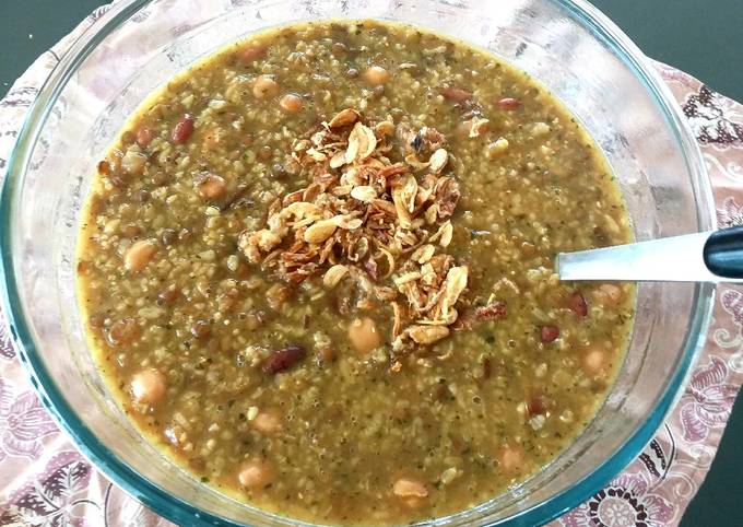 Steps to Prepare Favorite Easy vegetarian bulgur and beans soup