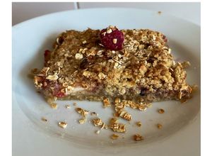 Una foto de Cuadrado de avena y frutos rojos 🍓