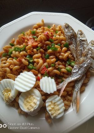 A picture of Stir fried macaroni.