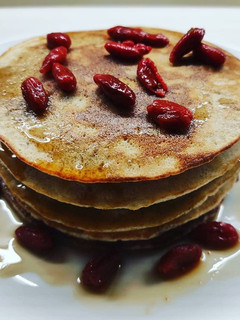 Foto di Pancake con sciroppo d'acero e bacche di Goji