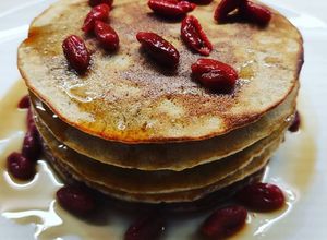 Foto di Pancake con sciroppo d'acero e bacche di Goji