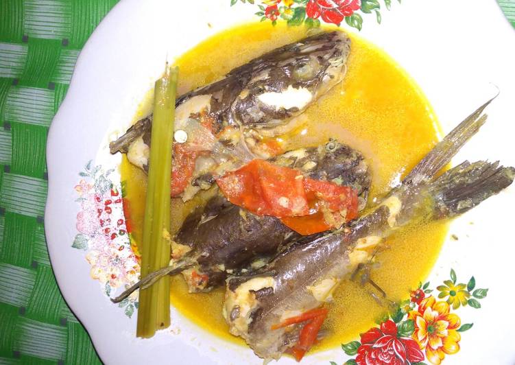 Ikan baung kuah kuning