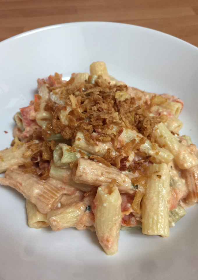 Una foto de Pasta con queso feta 🧀 🍝