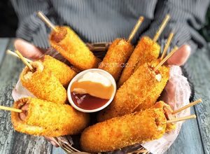 Gambar Sosej Keju Mozarella Goreng : corndog stail mamaell