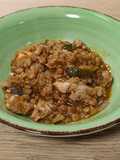 Lentejas con pollo y calabacín al curry rojo