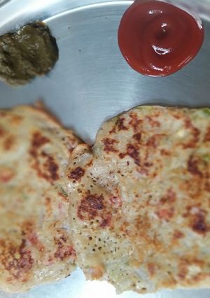 A picture of Quinoa uttappam.