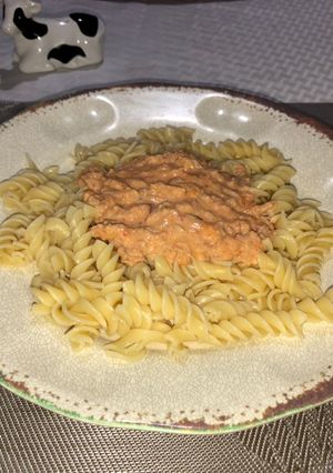 Una foto de Salsa de atún 🐟 y ajos 🧄 para pasta