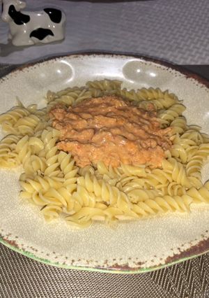 Una foto de Salsa de atún 🐟 y ajos 🧄 para pasta