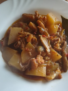 Una foto de Migas de bacalao, con mariscos y patatas en olla exprés
