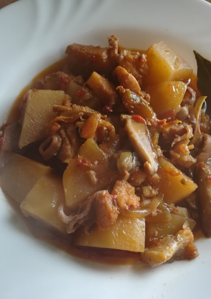 Una foto de Migas de bacalao, con mariscos y patatas en olla exprés