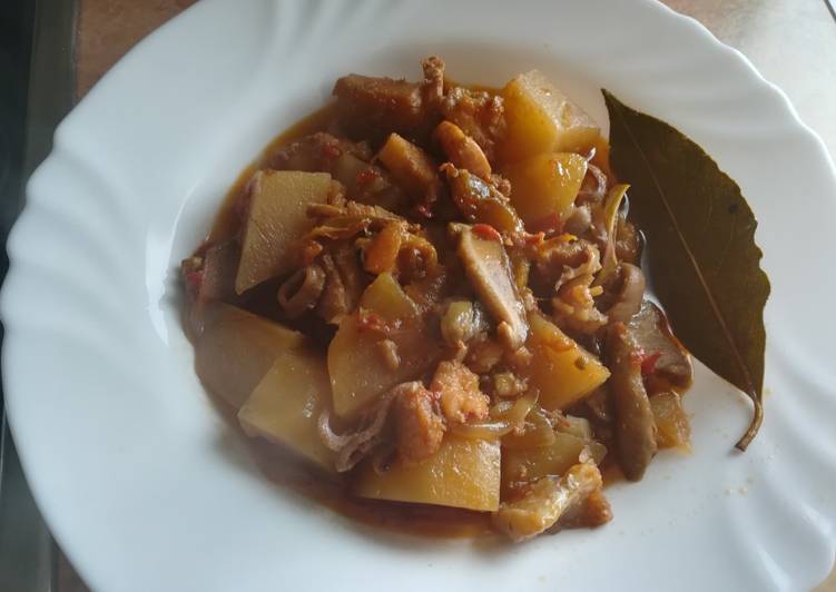 Migas de bacalao, con mariscos y patatas en olla exprés