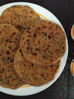 બાજરા ના ઢેબરા (Bajra Dhebra Recipe In Gujarati) રેસીપી મુખ્ય ફોટો