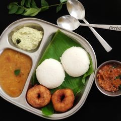 A picture of Kushboo Idli Or Malligai Idli and Vada.
