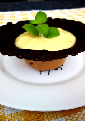 Foto principal de Tulipanes de chocolate con natilla