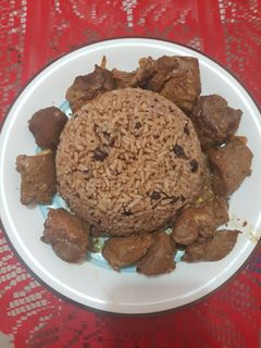Una foto de Moro de habichuela negra con coco 🇩🇴🇩🇴
