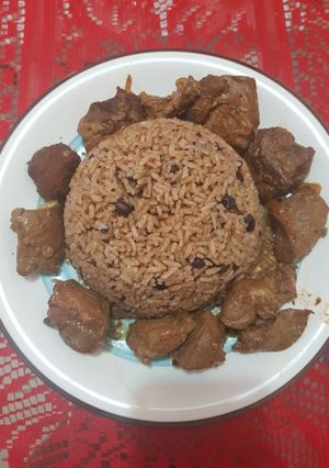 Una foto de Moro de habichuela negra con coco 🇩🇴🇩🇴