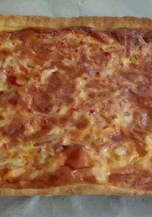 Una foto de Quiche de jamón, queso y bacon