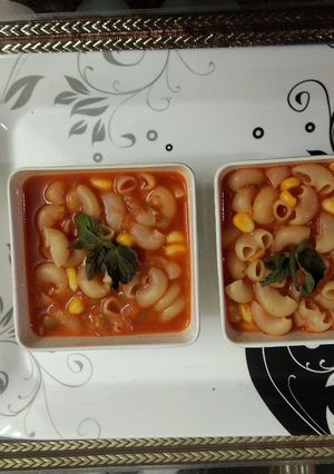 A picture of Macaroni soup.