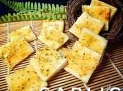 Gambar olesan garlic bread