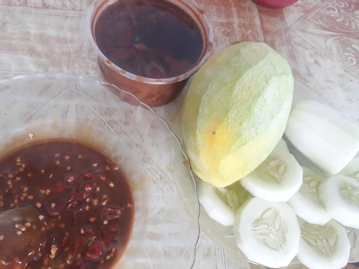 Cara Mudah Menyiapkan Resep Rujak Petis Madura yang Bisa Manjain Lidah Anti Ribet, Lezat