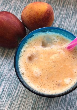 Φωτογραφία της συνταγής Smoothie με ροδάκινο, καρότο και μήλο