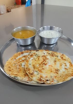 A picture of Vegetable urad dal dosa.