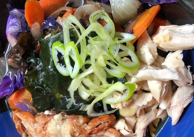 How to Prepare Any-night-of-the-week Ramen with Softshell Crab, Tender Chicken and Wakame Seaweed