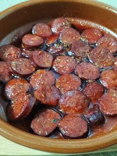 Una foto de Chorizo asturiano al vino con toque picante